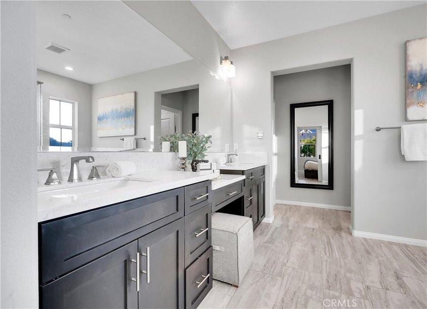 Stunning model perfect home, prized end lot location at the end - photo 26