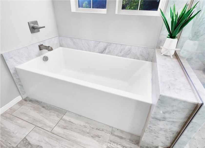 Stunning model perfect home, prized end lot location at the end - photo 30