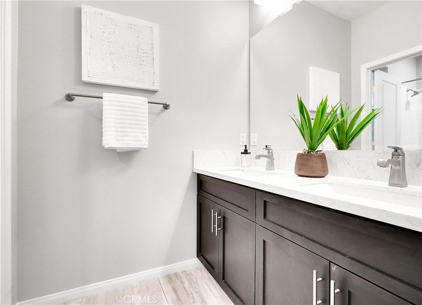 Stunning model perfect home, prized end lot location at the end - photo 34