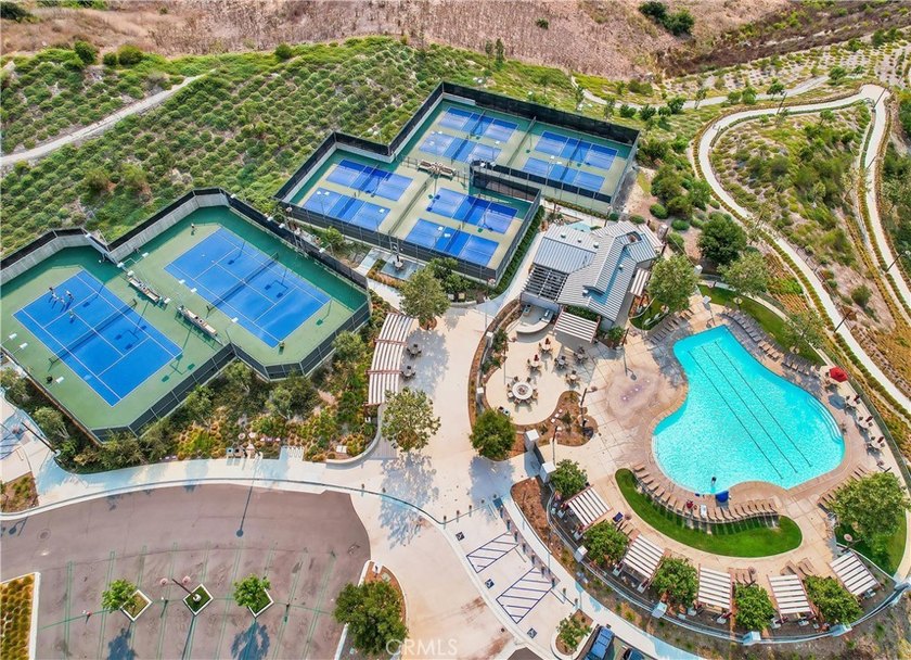 Stunning model perfect home, prized end lot location at the end - photo 44