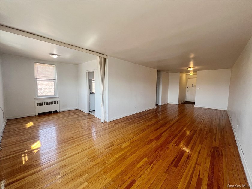 Bright, Spacious 1BR in Prime Location Southeast-facing and - photo 5
