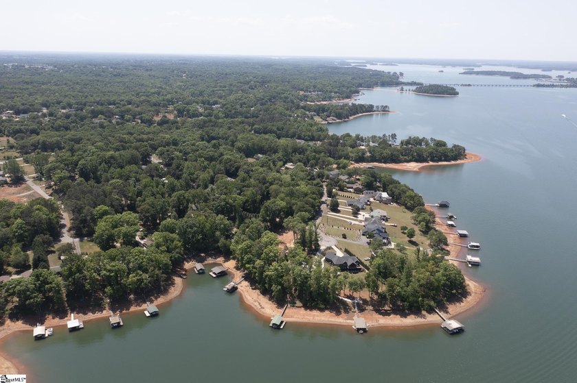 Don't miss this hidden gem-an exceptional .50-acre interior lake - photo 6