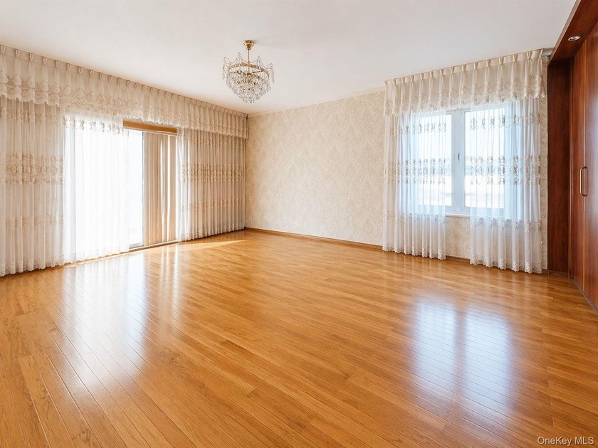 Beautiful brick single-family home in the heart of Forest Hills - photo 3