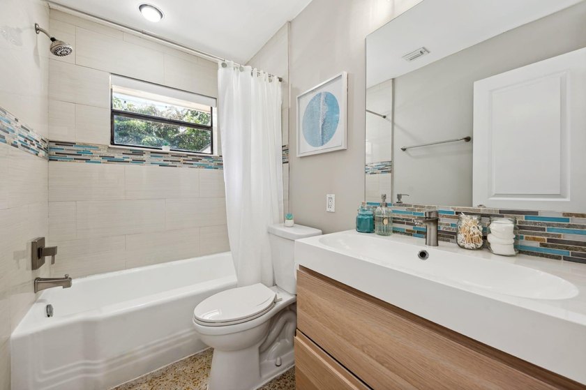 2507 NW 8th Ave - photo 11