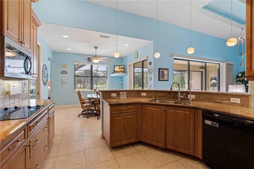 LAKEFRONT POOL HOME IN BURNT STORE LAKES W/SOUTHERN REAR - photo 24