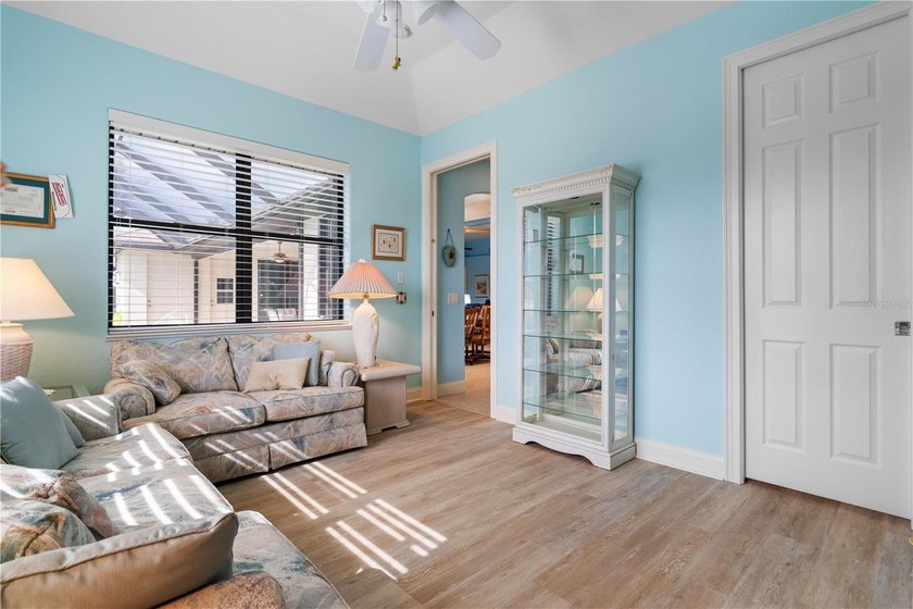 LAKEFRONT POOL HOME IN BURNT STORE LAKES W/SOUTHERN REAR - photo 46