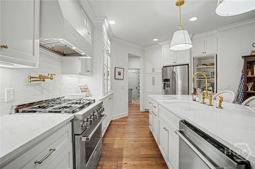 Enjoy luxury living inside and out. Positioned on an elevated - photo 14