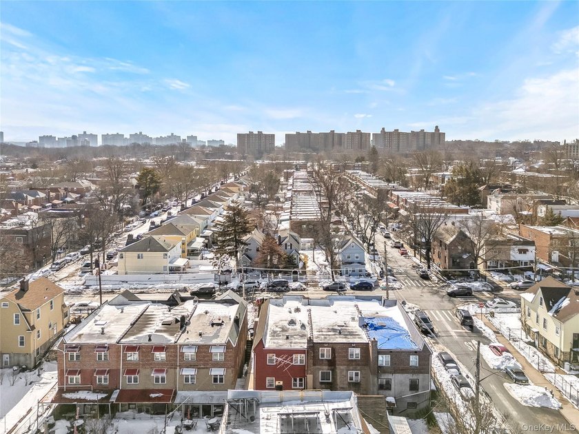 Investment opportunity in the Bronx! This legal 3-family home - photo 34