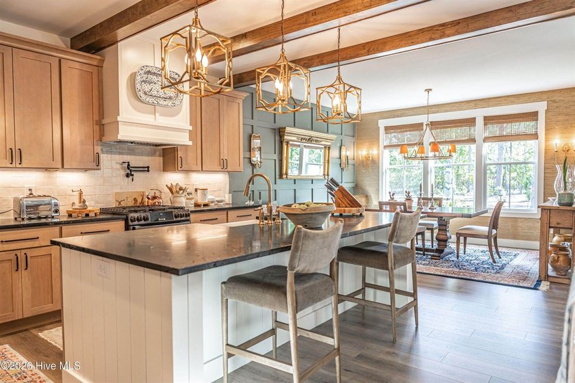 Price improvement! Now offered at $955,000. This impeccably - photo 4