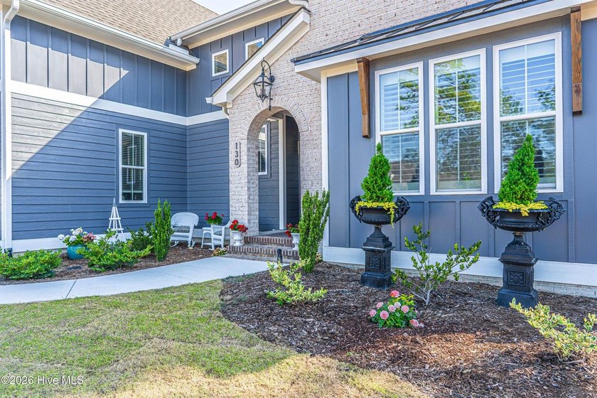 Price improvement! Now offered at $955,000. This impeccably - photo 6