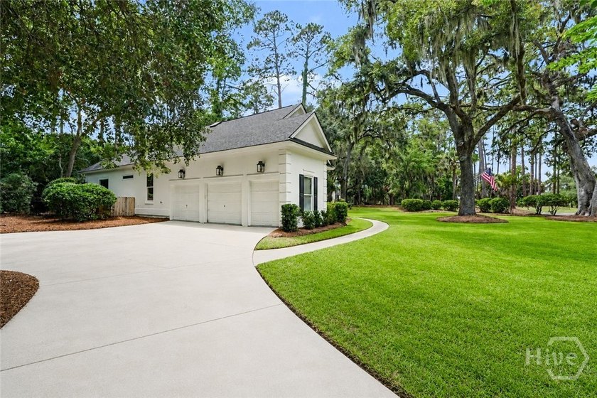 Enjoy luxury living inside and out. Positioned on an elevated - photo 48