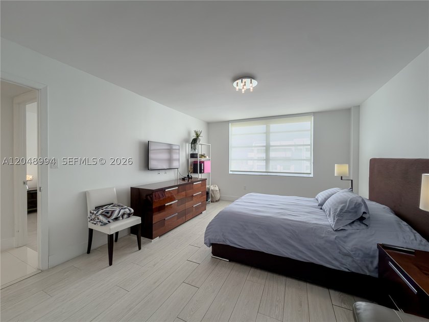 Tastefully upgraded TURN-KEY 2 bed / 2 bath condo on the 21st - photo 20