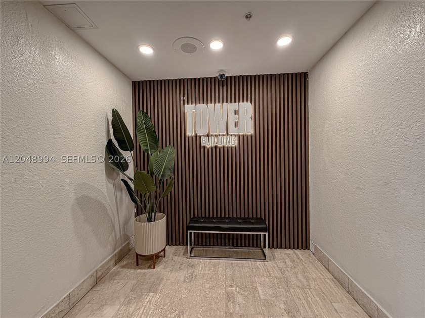 Tastefully upgraded TURN-KEY 2 bed / 2 bath condo on the 21st - photo 27