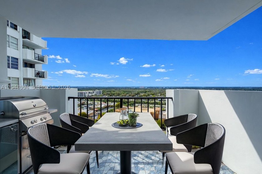 Tastefully upgraded TURN-KEY 2 bed / 2 bath condo on the 21st - photo 28