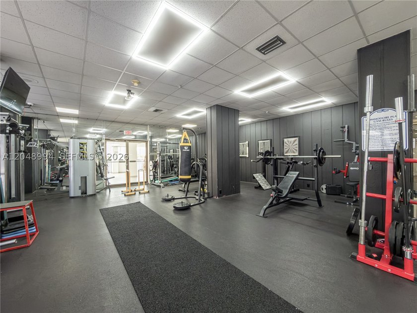 Tastefully upgraded TURN-KEY 2 bed / 2 bath condo on the 21st - photo 38