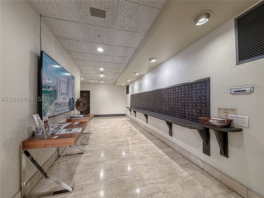 Tastefully upgraded TURN-KEY 2 bed / 2 bath condo on the 21st - photo 43