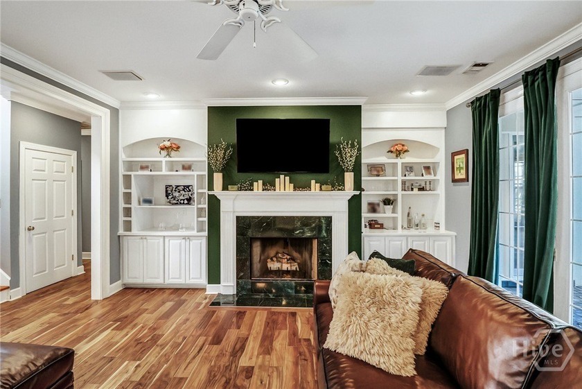 Welcome Home to 9 Schroeder Ct! A stunning crystal chandelier - photo 12