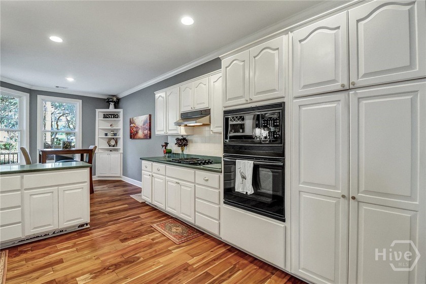 Welcome Home to 9 Schroeder Ct! A stunning crystal chandelier - photo 13
