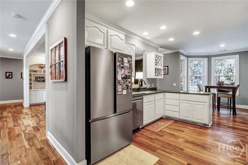 Welcome Home to 9 Schroeder Ct! A stunning crystal chandelier - photo 20