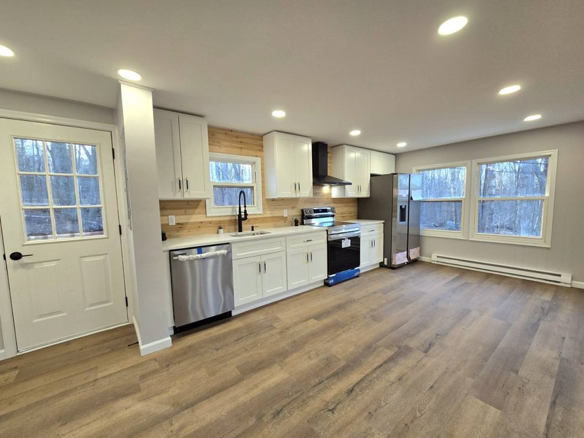 Welcome home to 65 Windsor Road with lots of curb appeal - photo 26