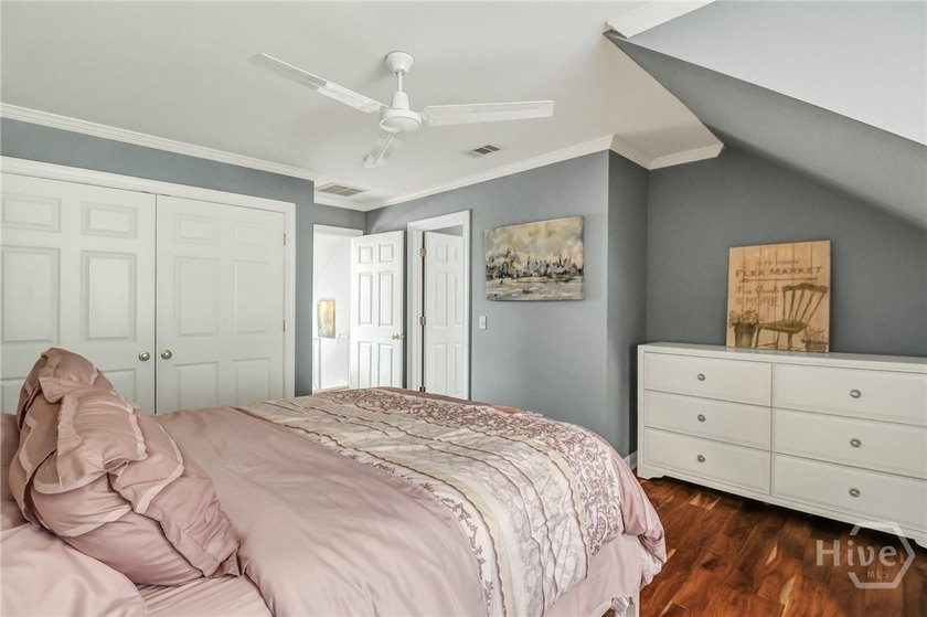 Welcome Home to 9 Schroeder Ct! A stunning crystal chandelier - photo 41