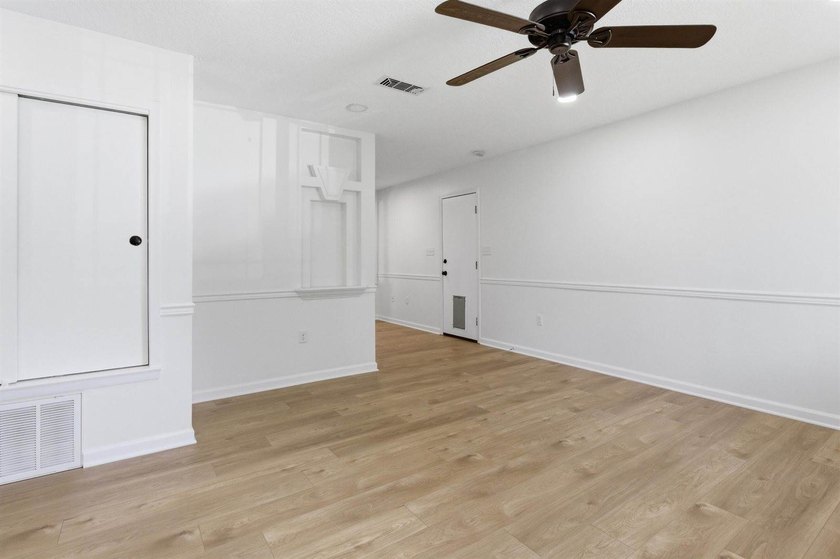 Welcome to your new home! This beautifully remodeled brick home - photo 10