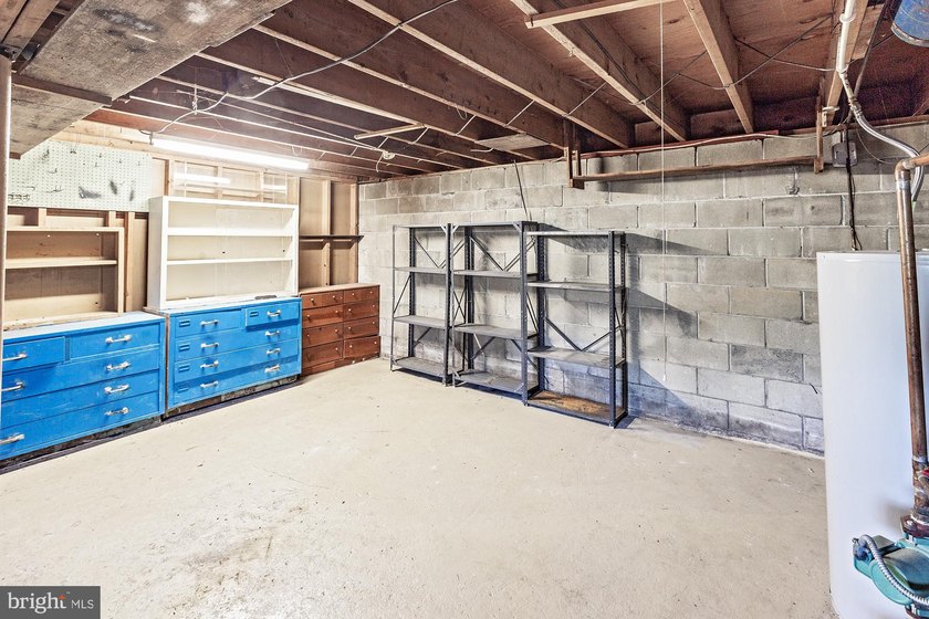 Welcome to this solidly built, one-owner ranch home located in - photo 22