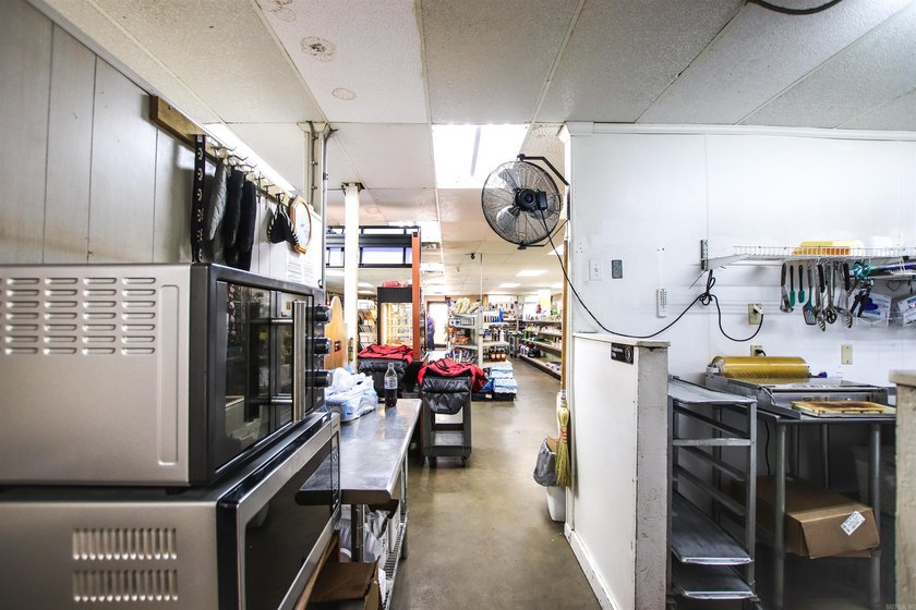 Rare opportunity in Black Rock, AR! This lovingly operated - photo 29