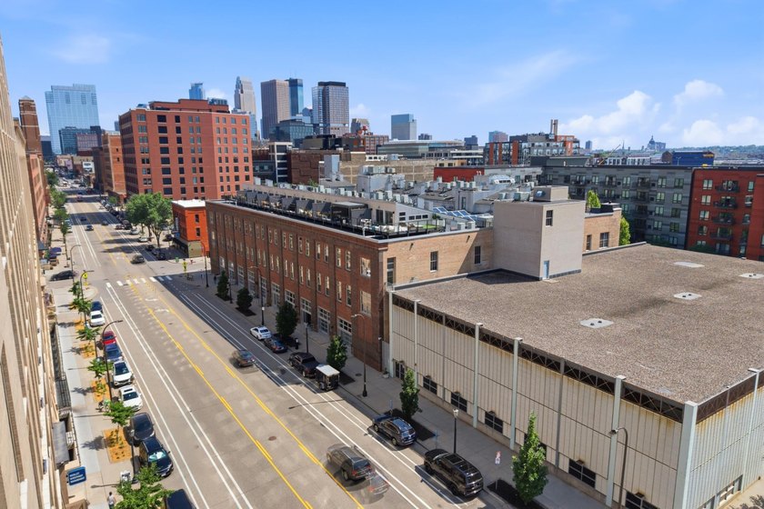 One of North Loop's finest, the 801 Washington Lofts! This - photo 2