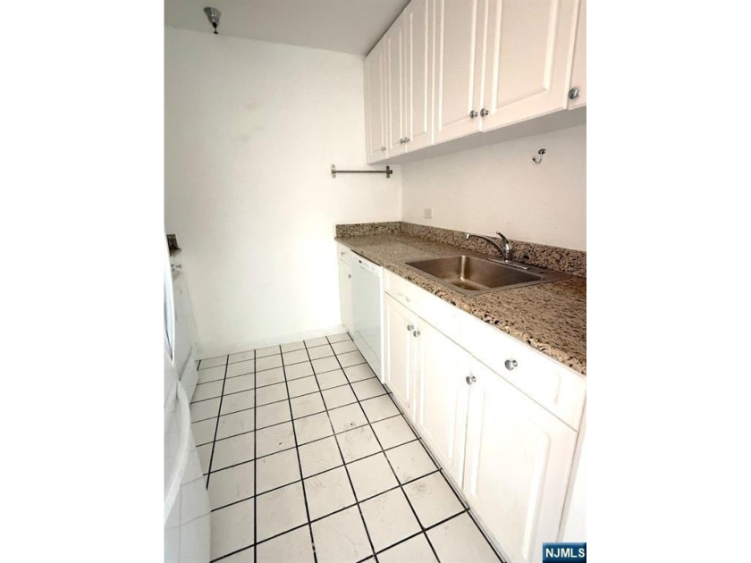 Welcome to THE PALISADES this move-in ready 1-bedroom - photo 11