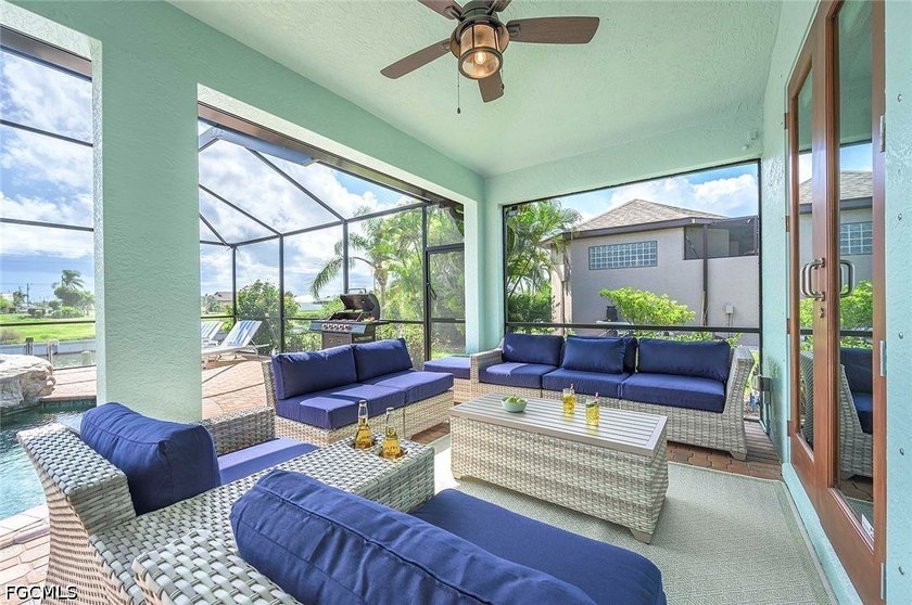 Beautiful 4-bedroom, 2-bathroom waterfront home located in - photo 22