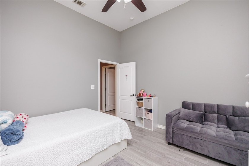 **Welcome to 14422 Chantilly Drive in the highly sought-after - photo 28