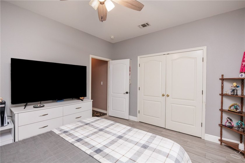**Welcome to 14422 Chantilly Drive in the highly sought-after - photo 31