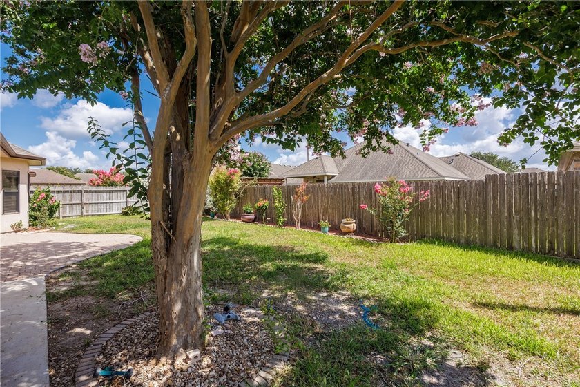 **Welcome to 14422 Chantilly Drive in the highly sought-after - photo 36