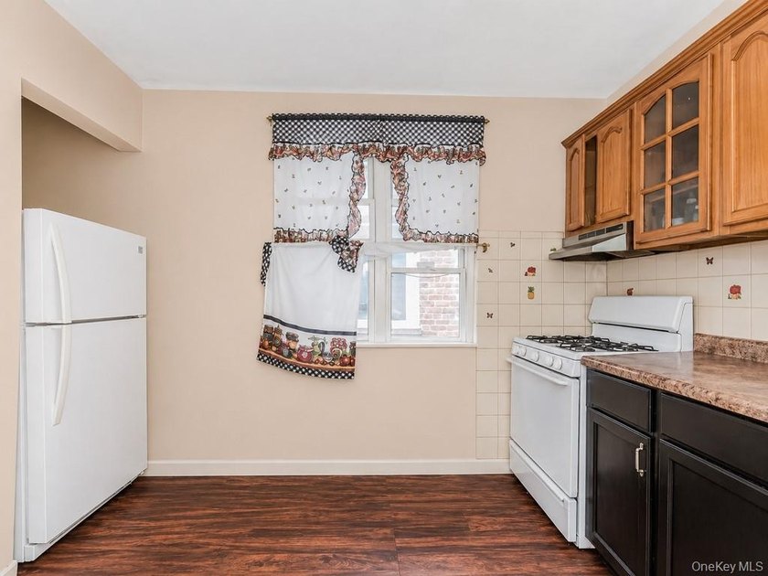 Price Reduced! Welcome to 3360 Holland Ave, located in the - photo 5