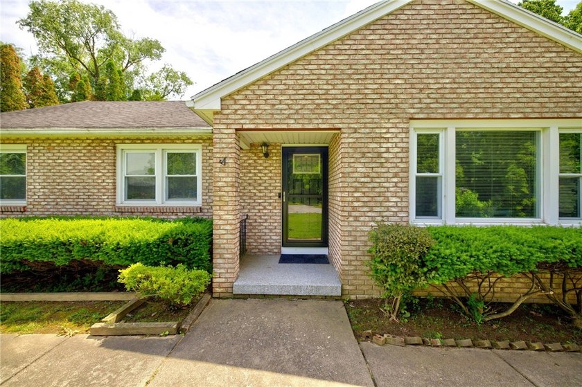 Welcome home to 10 Mascot Drive, a beautifully updated 1 - photo 3
