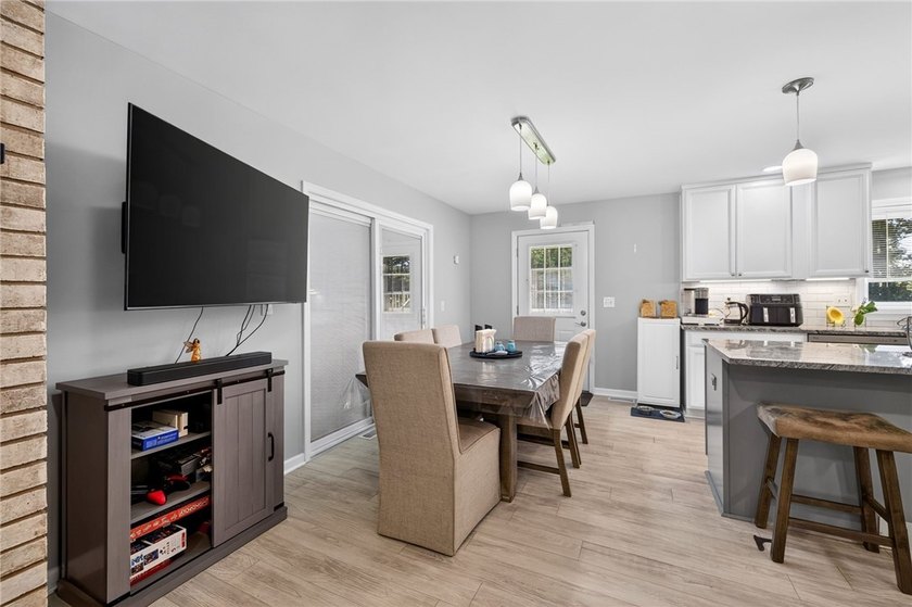 Welcome home to 10 Mascot Drive, a beautifully updated 1 - photo 6
