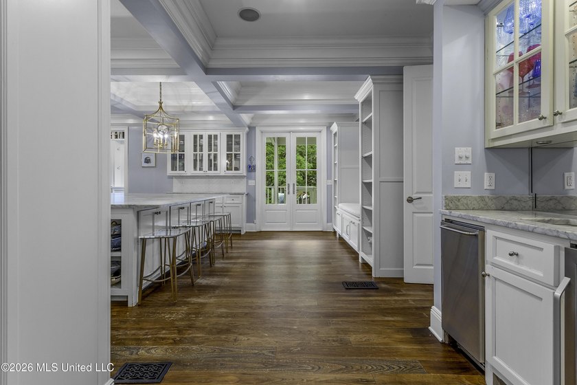 Located in the absolute heart of downtown Ocean Springs on one - photo 14