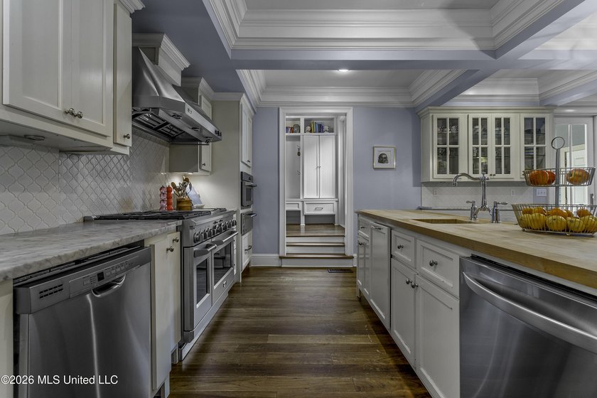 Located in the absolute heart of downtown Ocean Springs on one - photo 21
