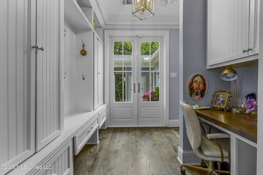 Located in the absolute heart of downtown Ocean Springs on one - photo 24