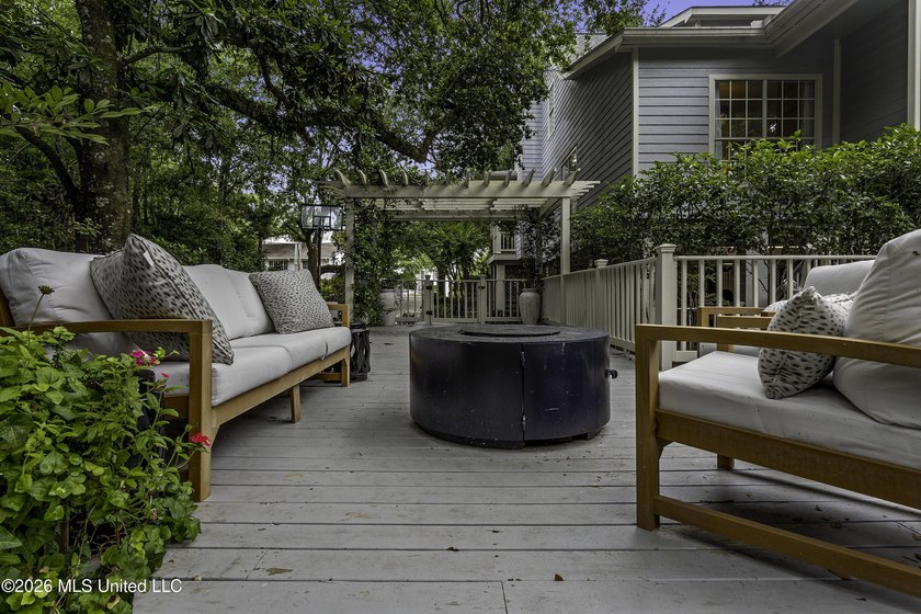 Located in the absolute heart of downtown Ocean Springs on one - photo 50