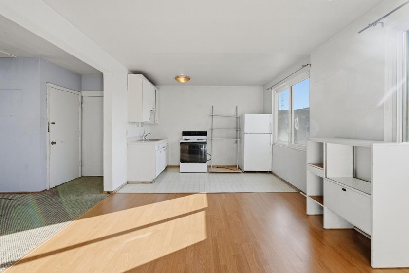 Ideally located near the University of San Francisco and the - photo 18
