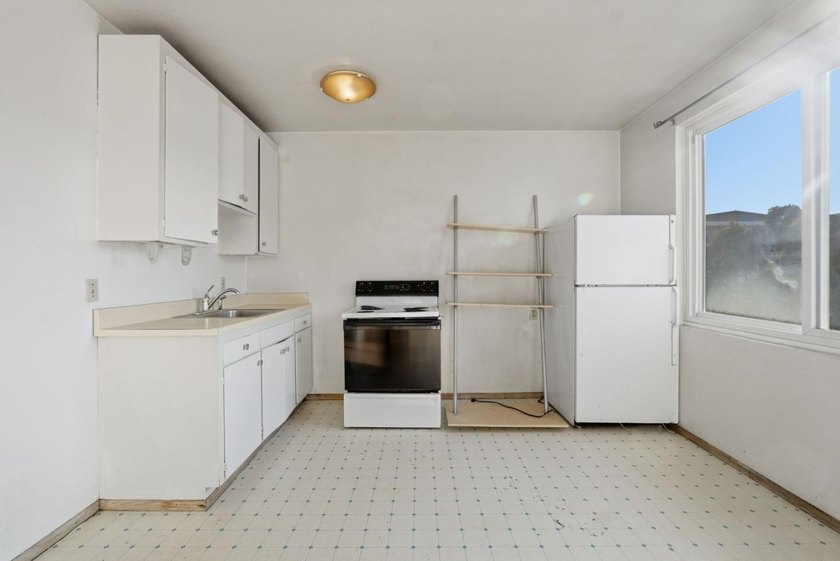 Ideally located near the University of San Francisco and the - photo 20