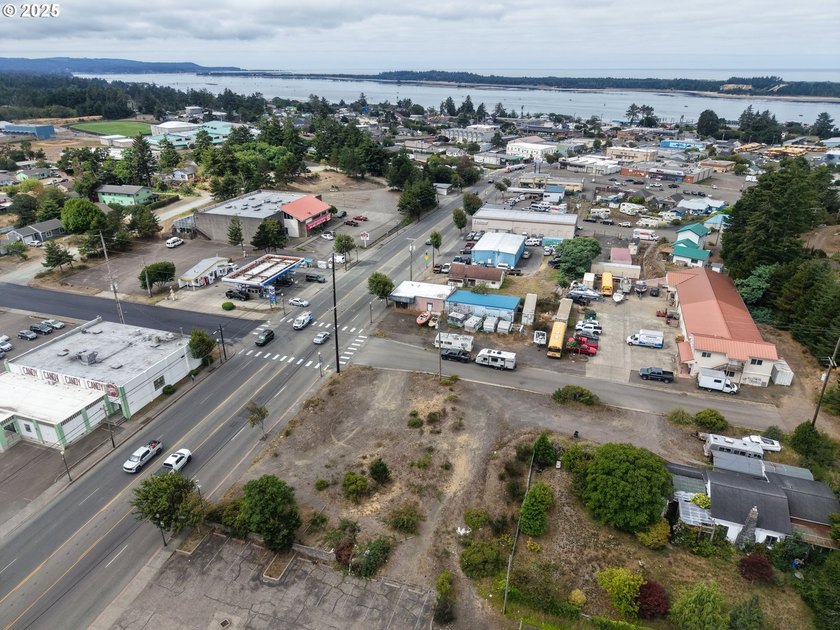 Prime 0.35-acre commercial parcel in Coos Bay. Approx. 125' x - photo 24