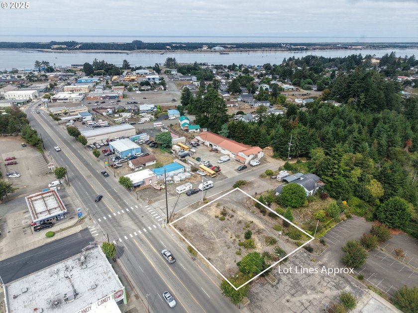 Prime 0.35-acre commercial parcel in Coos Bay. Approx. 125' x - photo 27