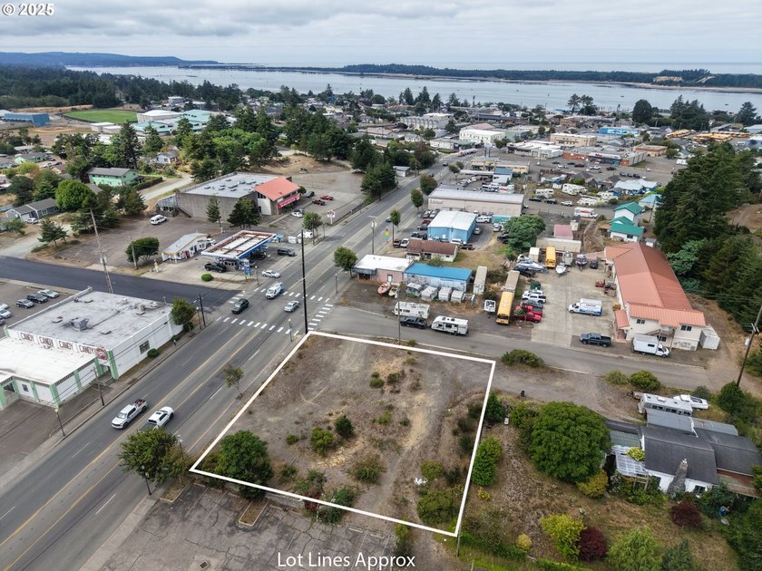 Prime 0.35-acre commercial parcel in Coos Bay. Approx. 125' x - photo 29