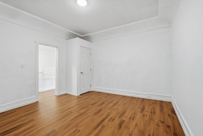 Ideally located near the University of San Francisco and the - photo 33