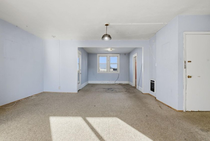 Ideally located near the University of San Francisco and the - photo 37