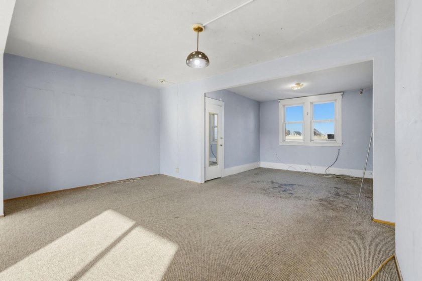 Ideally located near the University of San Francisco and the - photo 43