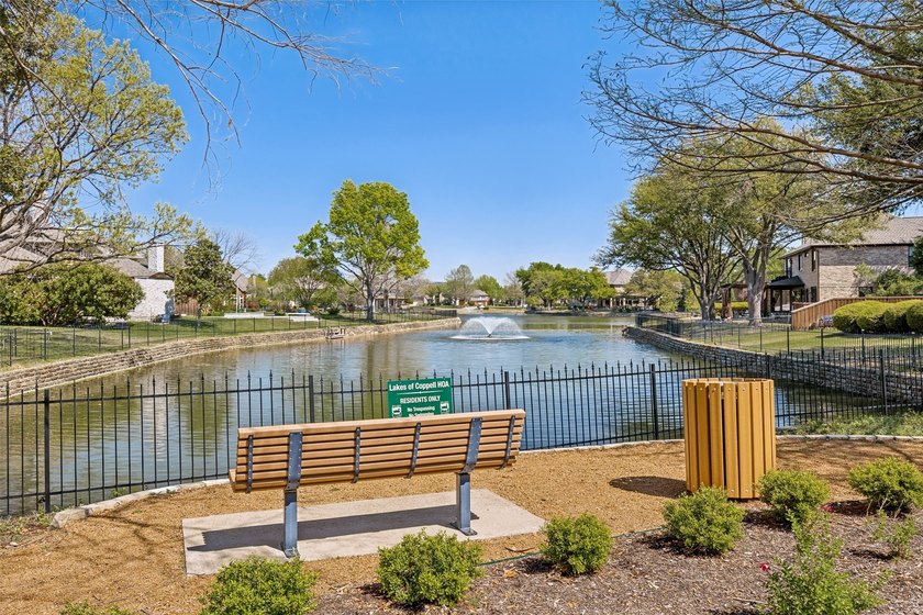 Wonderful single-story home offering tranquil canal views right - photo 25